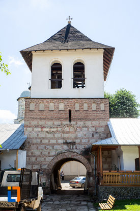 poza-cu-clopotnita-de-la-manastirea-stelea-din-targoviste-judetul-dambovita.jpg