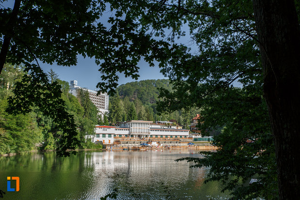 poza-cu-lacul-ursu-din-sovata-judetul-mures.jpg