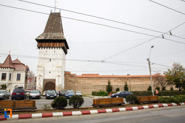 poza-cu-latura-de-sud-bastionul-blanarilor-turnul-de-poarta-forkesch-curtine-fragmente-a-cetatii-din-medias-judetul-sibiu.jpg