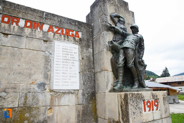 poza-cu-monumentul-eroilor-din-azuga-judetul-prahova.jpg