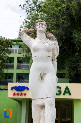poza-frontala-cu-statuia-cultura-fizica-din-eforie-nord-judetul-constanta.jpg