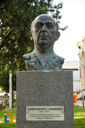 prim-plan-cu-bustui-lui-constantin-c-giurescu-din-odobesti-judetul-vrancea.jpg