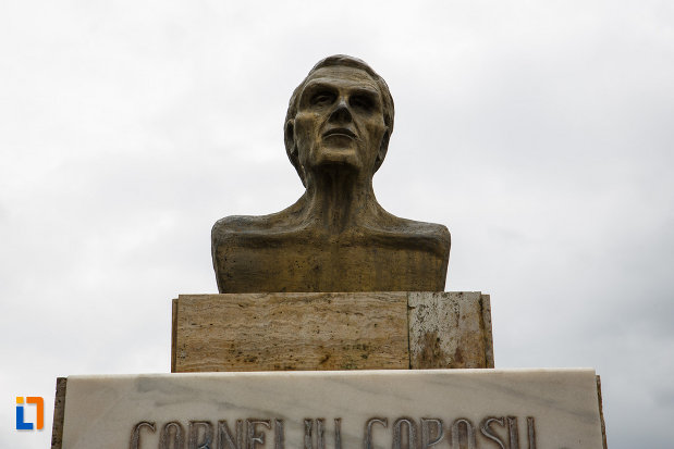 prim-plan-cu-bustul-lui-corneliu-coposu-din-lugoj-judetul-timis.jpg
