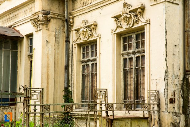 prim-plan-cu-casa-de-pe-b-dul-garii-nr-14-din-buzau-judetul-buzau.jpg