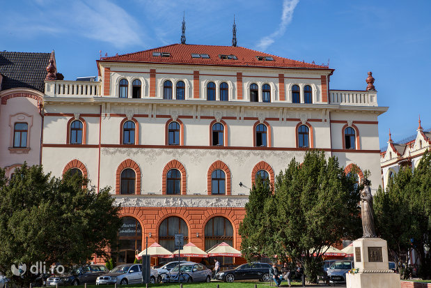 prim-plan-cu-hotel-transilvania-fosta-panonnia-din-oradea-judetul-bihor.jpg