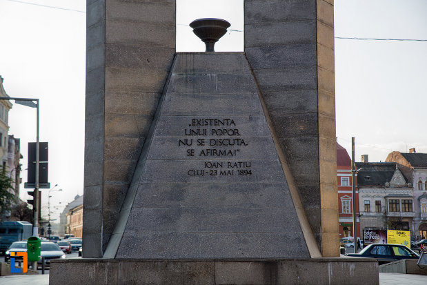 prim-plan-cu-monumentul-memorandistilor-din-cluj-napoca-judetul-cluj.jpg