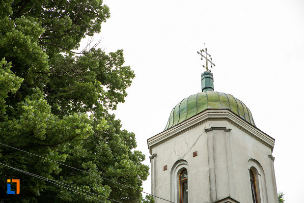 prim-plan-cu-turnul-de-la-biserica-sf-arhangheli-mihail-si-gavril-din-galati-judetul-galati.jpg