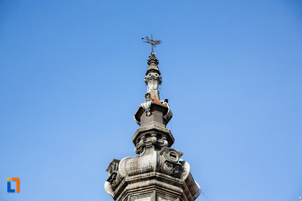 prim-plan-cu-turnul-de-la-palatul-babos-din-cluj-napoca-judetul-cluj.jpg