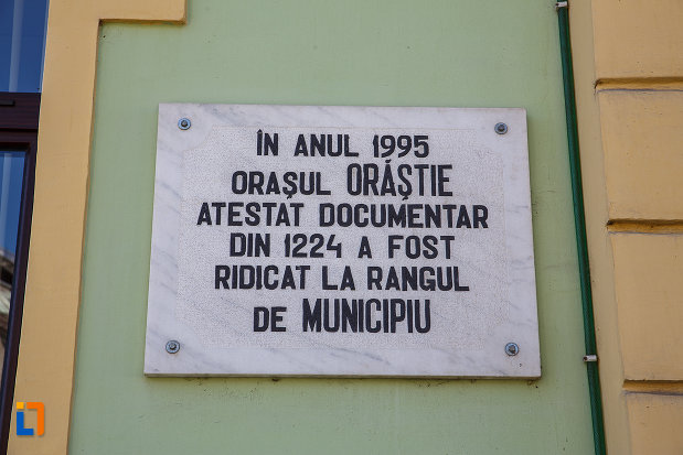 primaria-din-orastie-judetul-hunedoara-placa-informativa.jpg