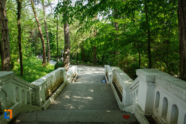 promenada-traseul-inimilor-din-baile-govora-judetul-valcea.jpg