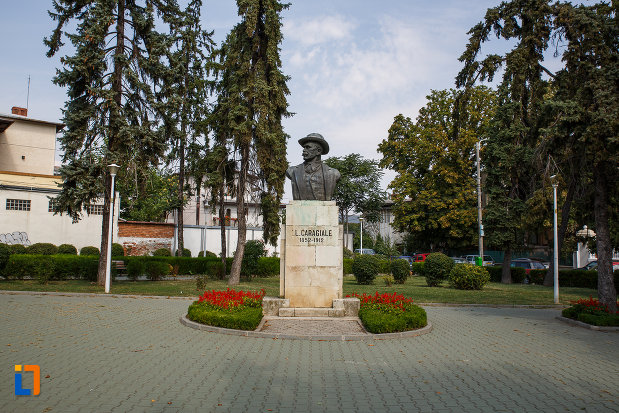 rondou-cu-bustul-lui-i-l-caragiale-din-ploiesti-judetul-prahova.jpg