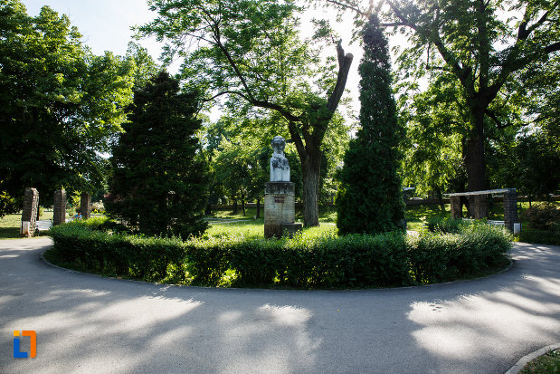 rondou-cu-bustul-regelui-mihai-din-timisoara-judetul-timis.jpg
