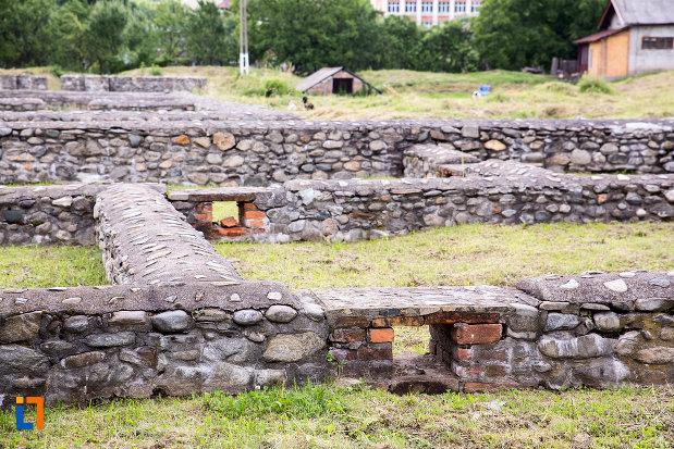 ruine-constructie-antica-castrul-roman-jidova-din-campulung-muscel-judetul-arges.jpg
