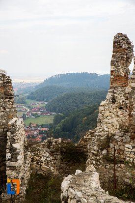 ruine-de-la-cetatea-rasnov-judetul-brasov.jpg