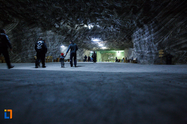 salina-din-ocnele-mari-judetul-valcea-imagine-din-interior.jpg