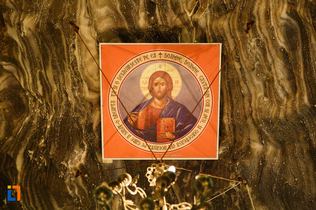 salina-din-ocnele-mari-judetul-valcea-mesaj-religios.jpg