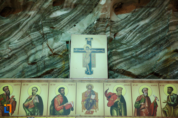 salina-din-ocnele-mari-judetul-valcea-rastignirea-lui-iisus.jpg