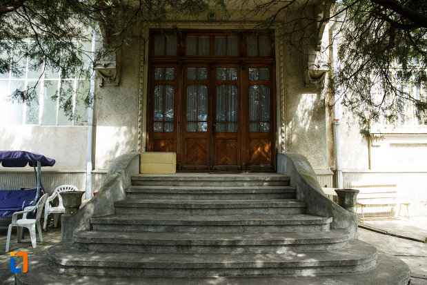 scarile-de-la-casa-sergiu-seferovici-din-panciu-judetul-vrancea.jpg