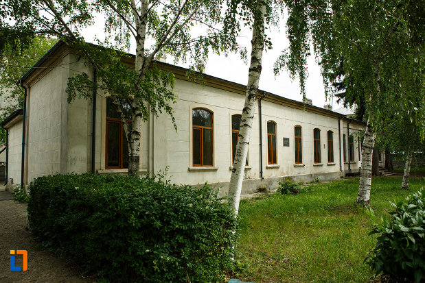scoala-rarincescu-1845-din-focsani-judetul-vrancea.jpg