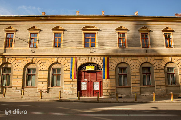 scoala-simion-barnitiu-din-zalau-judetul-salaj.jpg