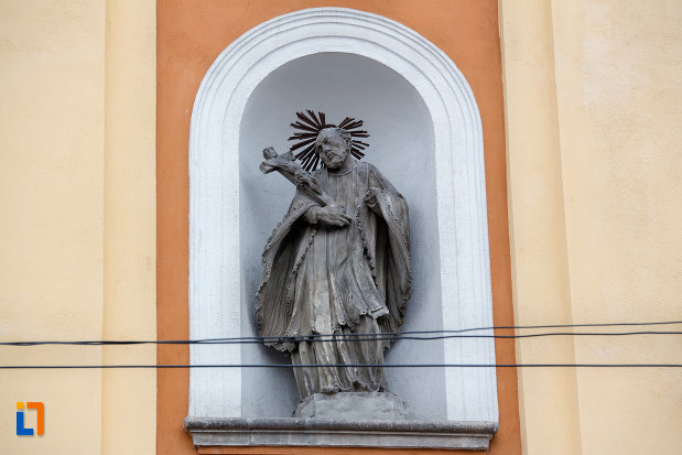 sculptura-exterioara-biserica-romana-catolica-sfanta-treime-din-cluj-napoca-judetul-cluj.jpg