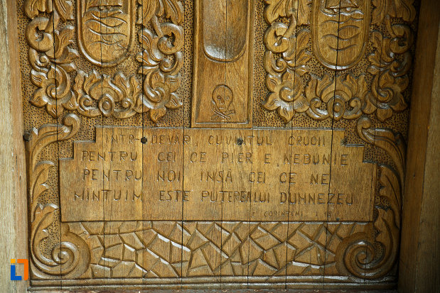 sculptura-in-lemn-biserica-nasterea-maicii-domnului-din-odobesti-judetul-vrancea.jpg