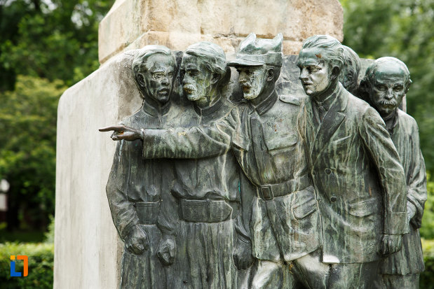 sculptura-in-relief-aflata-la-bustul-lui-nicolae-filipescu-din-focsani.jpg
