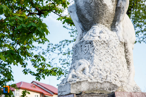 sculptura-in-relief-de-la-monumentul-eroilor-din-sebes-judetul-alba.jpg