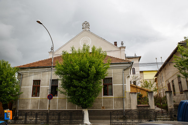 sinagoga-din-deva-judetul-hunedoara-imagine-cu-partea-de-sus.jpg
