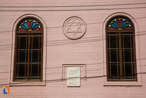 sinagoga-din-orastie-judetul-hunedoara-steaua-lui-david.jpg