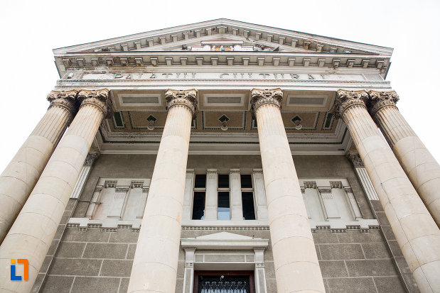 sir-de-coloane-palatul-cultural-din-arad-judetul-arad.jpg