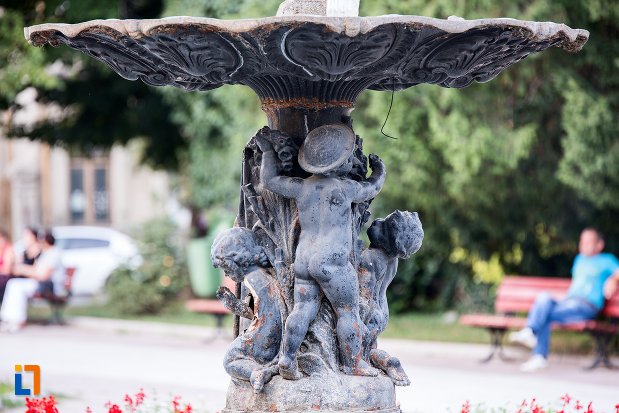 soclul-de-la-fantana-arteziana-din-braila-judetul-braila.jpg