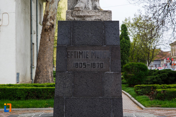 soclul-de-la-statuia-lui-eftimie-murgu-din-lugoj-judetul-timis.jpg