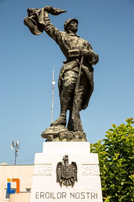 soldatul-de-la-monumentul-eroilor-din-ianca-judetul-braila.jpg