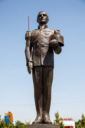 soldatul-de-pe-monumentul-eroilor-neamului-din-sannicolau-mare-judetul-timis.jpg