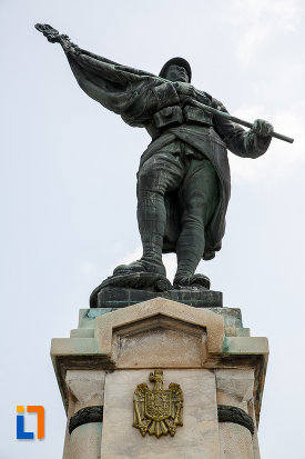soldatul-monumentul-eroilor-din-rosiori-de-vede-judetul-teleorman.jpg