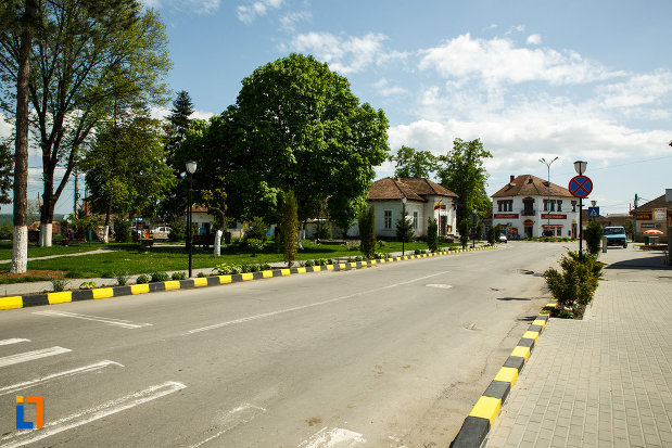 spatiu-verde-din-orasul-babeni-judetul-valcea.jpg