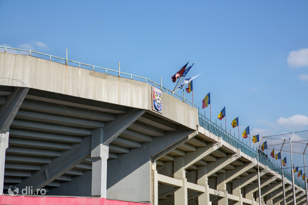 stadionul-iuliu-bodola-din-oradea-judetul-bihor-privit-din-exterior.jpg