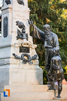 statui-de-la-baza-monumentului-lui-traian-din-braila-judetul-braila.jpg