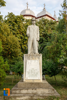 statuia-lui-alexandru-colfescu-din-alexandria-judetul-teleorman.jpg