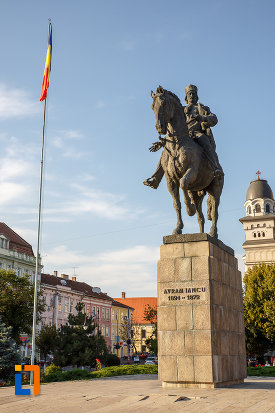 statuia-lui-avram-iancu-din-targu-mures-judetul-mures.jpg