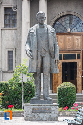 statuia-lui-emil-a-dandea-din-targu-mures-judetul-mures.jpg