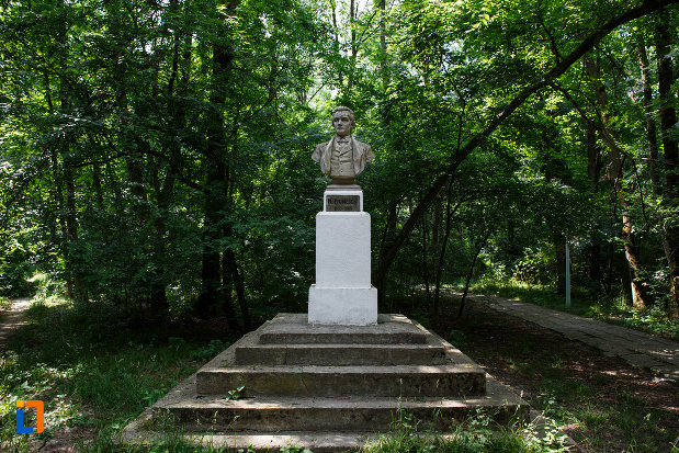 statuia-lui-m-eminescu-din-aansamblul-de-arhitectura-balneara-din-buzias-judetul-timis.jpg