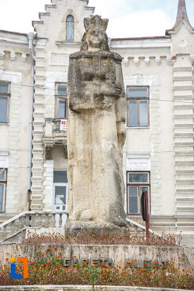 statuia-lui-margareta-musat-din-siret-judetul-suceava.jpg