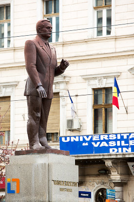 statuia-lui-vasile-goldis-din-arad-judetul-arad-2.jpg
