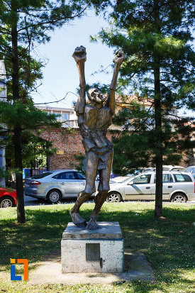 statuia-omul-tinta-din-timisoara-judetul-timis.jpg