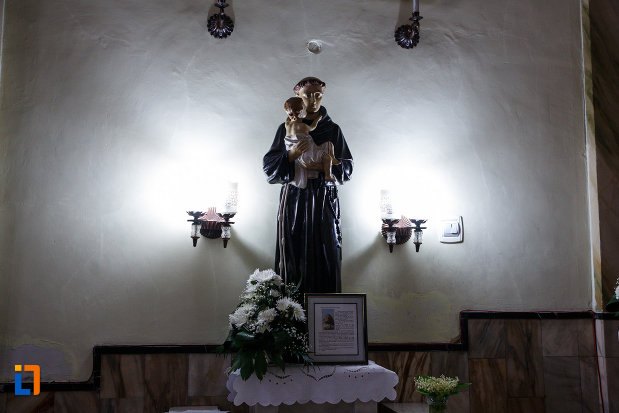 statuie-aflata-in-biserica-sf-anton-din-ramnicu-valcea-judetul-valcea.jpg