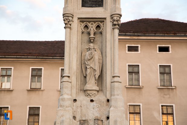 statuie-de-pe-monumentul-losenau-din-alba-iulia-judetul-alba.jpg