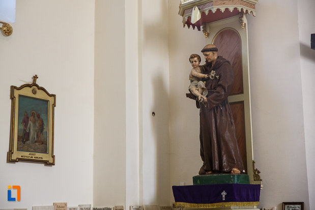statuie-din-biserica-si-manastirea-franciscana-din-orastie-judetul-hunedoara.jpg