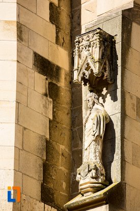 statuie-exterioara-biserica-neagra-1383-1477-din-brasov-judetul-brasov.jpg